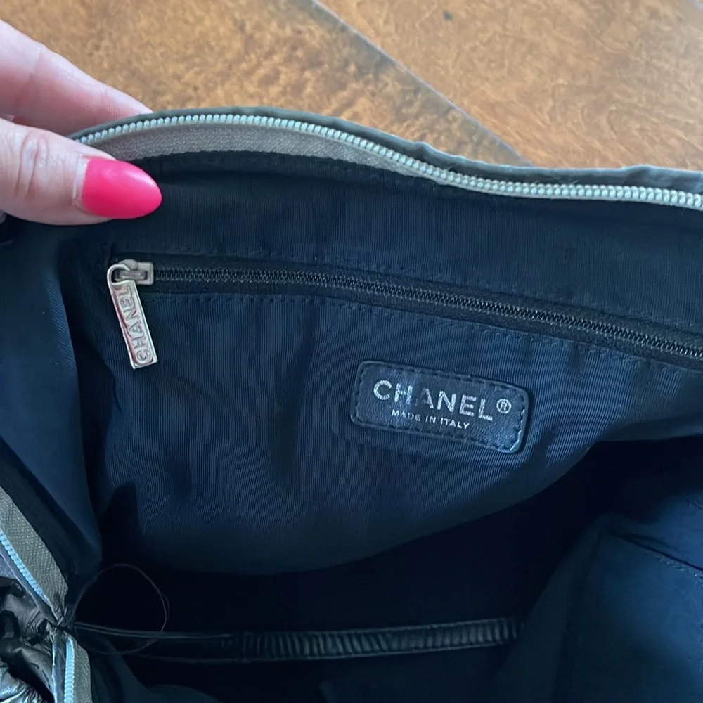 Chanel Rue Cambon 32 Silver Hobo Shoulder Bag         Chanel bag 🔥🔥🔥 - Picture 11 of 12